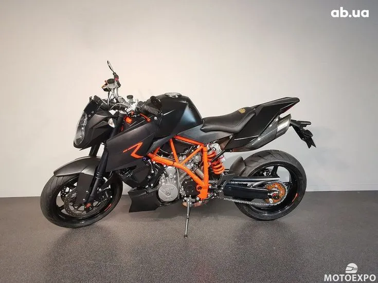 KTM 990 Image 4